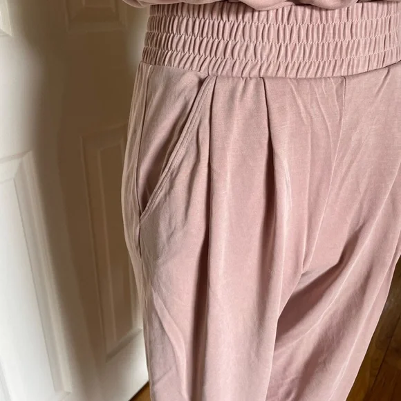 NWOT EXPRESS LOUGE SET - Picture 2 of 12